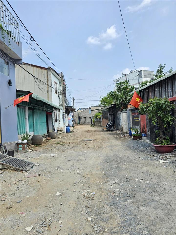 Bán đất gần làng đại học, cách tô vĩnh diện 50m, xây căn hộ dịch vụ ok