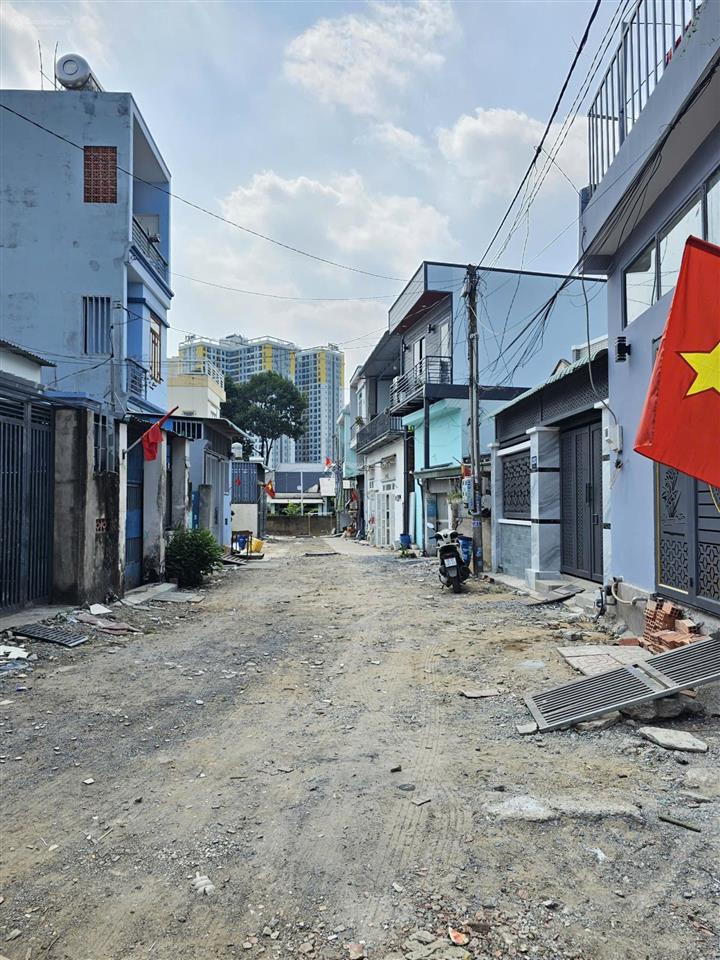 Bán đất gần làng đại học, cách tô vĩnh diện 50m, xây căn hộ dịch vụ ok