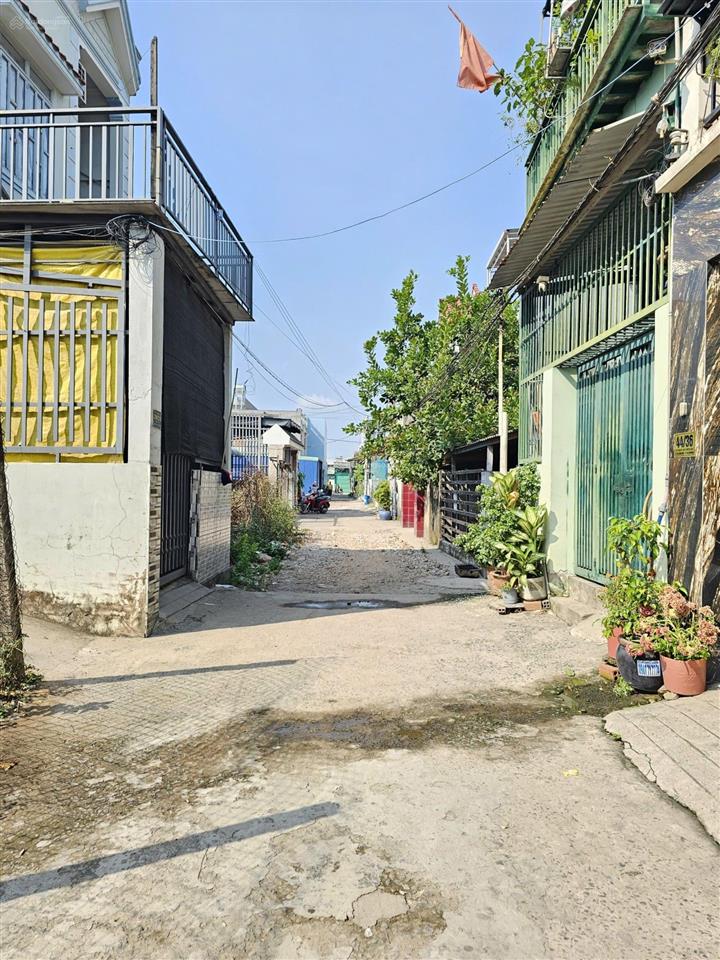 Bán nhà 1 trệt lầu, 6 phòng sau, gần ngã tư chiêu liêu thu nhập 15tr/tháng