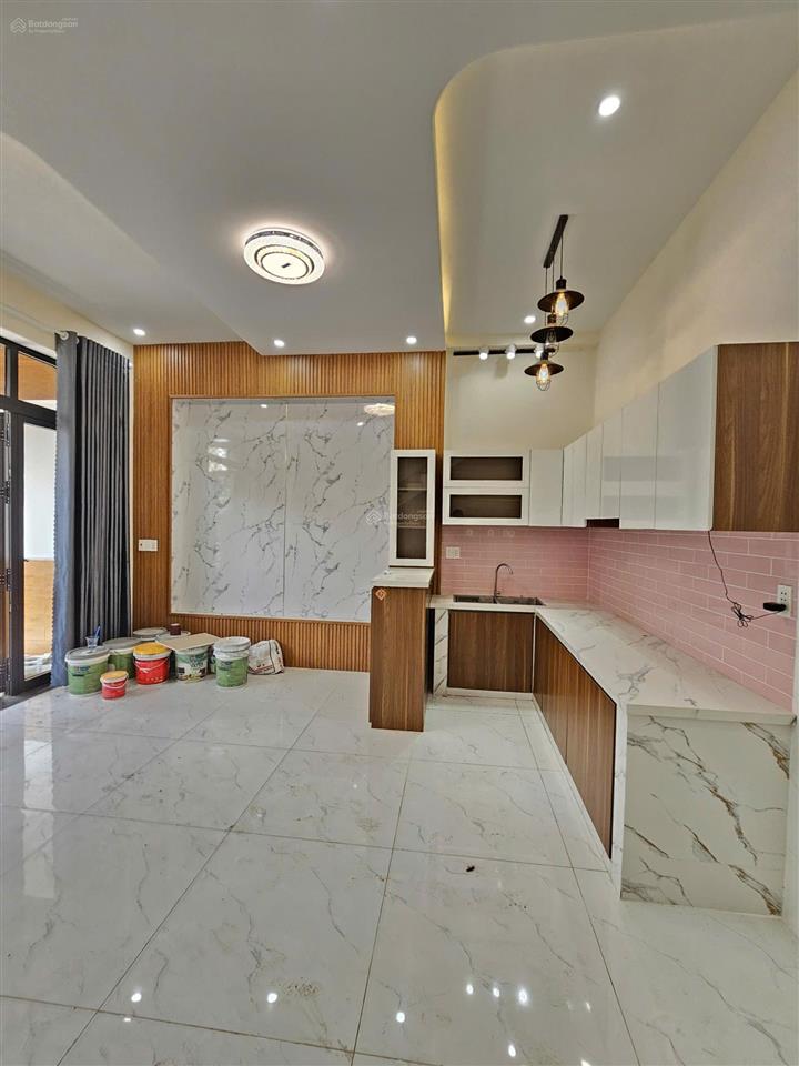 Bán nhà 1 trệt 1 lầu, hoàn công gần ngã ba tân vạn chỉ 2ty650 tl