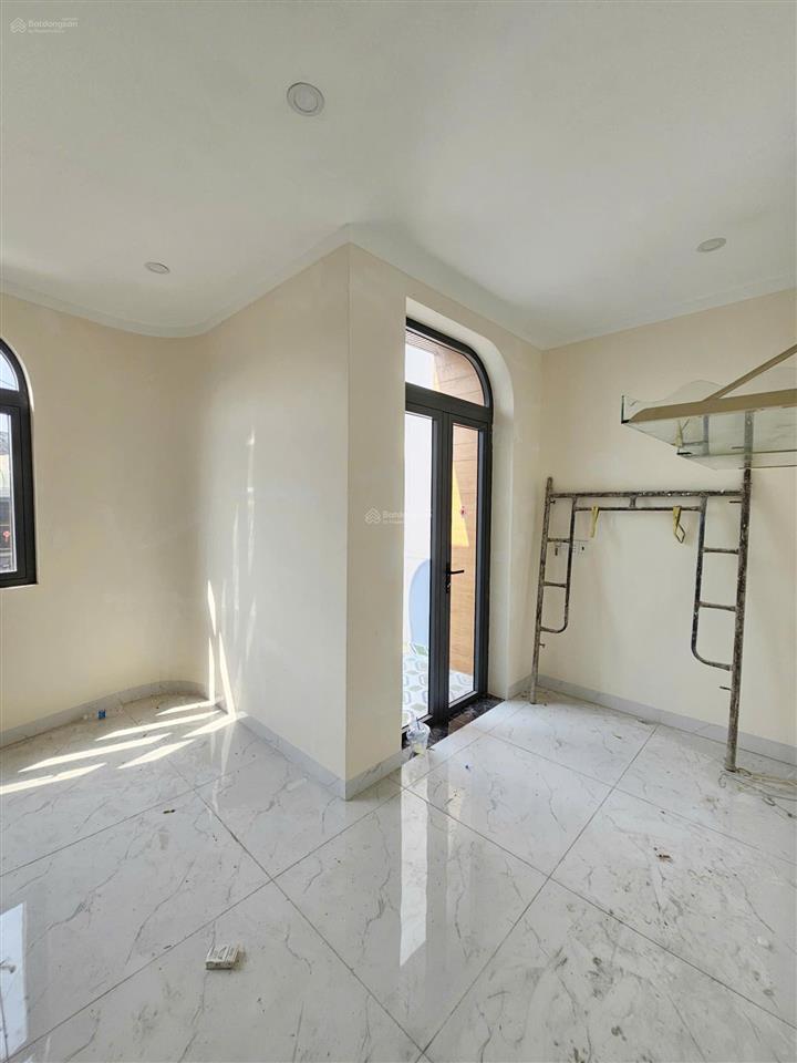 Bán nhà 1 trệt 1 lầu, hoàn công gần ngã ba tân vạn chỉ 2ty650 tl