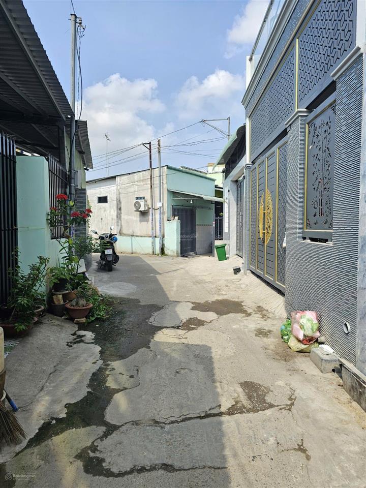 Bán nhà 1 trệt 1 lầu, hoàn công gần ngã ba tân vạn chỉ 2ty650 tl