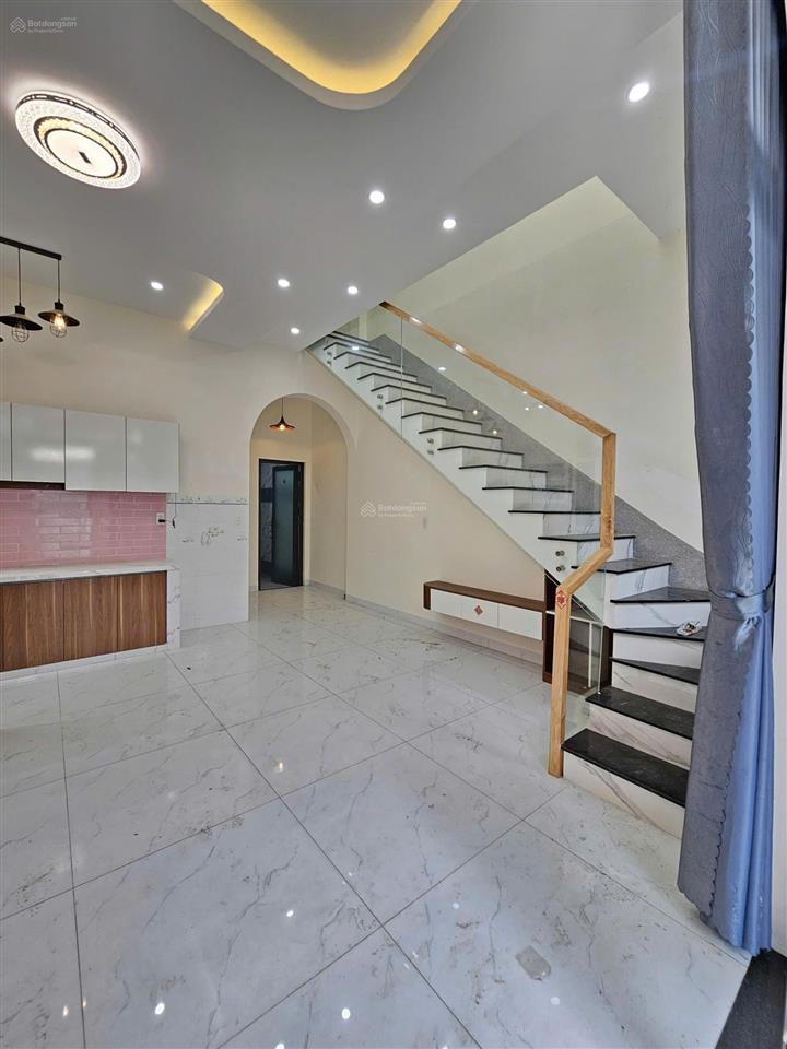 Bán nhà 1 trệt 1 lầu, hoàn công gần ngã ba tân vạn chỉ 2ty650 tl