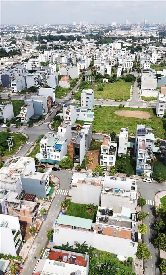 Bán nhà góc 2mt, kdc gần làng đại học, hoàn công, full nội thất