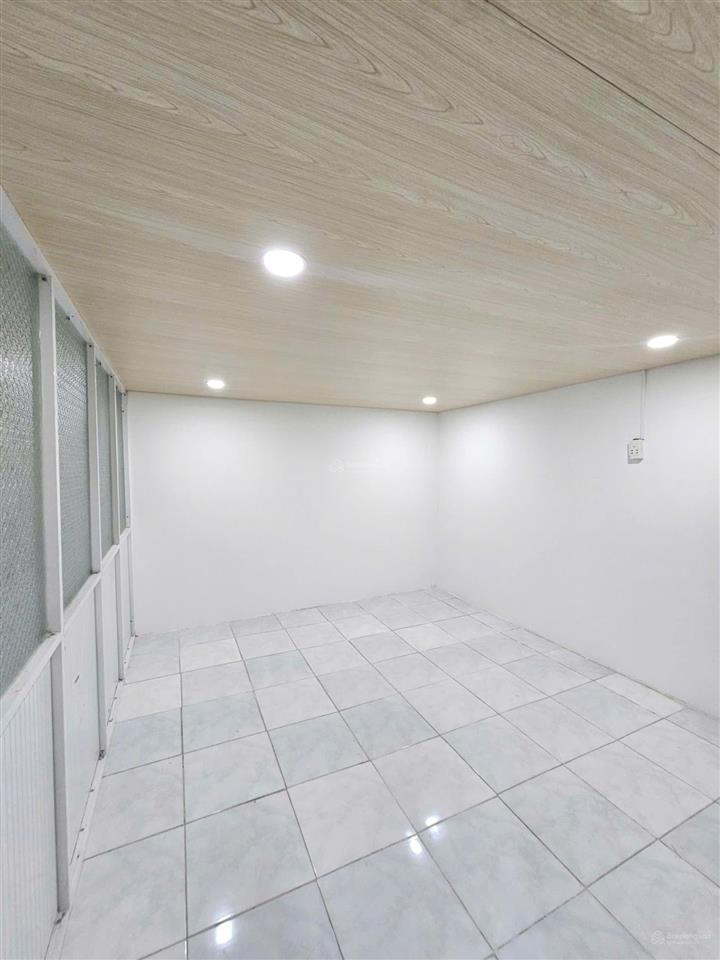 Bán nhà cấp 4 gác lửng sau bigc dĩ an, ngang 5x19,8m, sân ô tô 7 chỗ