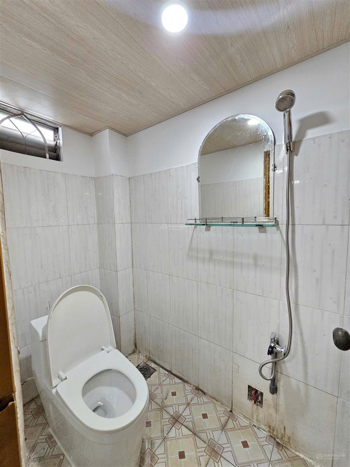 Bán nhà cấp 4 gác lửng sau bigc dĩ an, ngang 5x19,8m, sân ô tô 7 chỗ