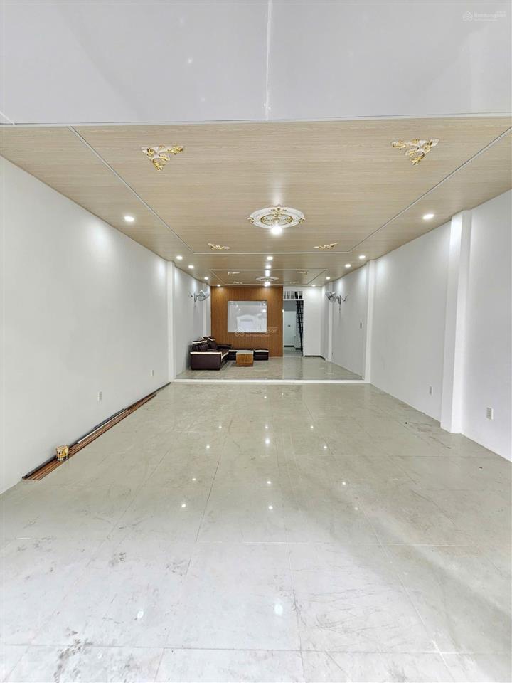 Bán nhà cấp 4 gác lửng sau bigc dĩ an, ngang 5x19,8m, sân ô tô 7 chỗ