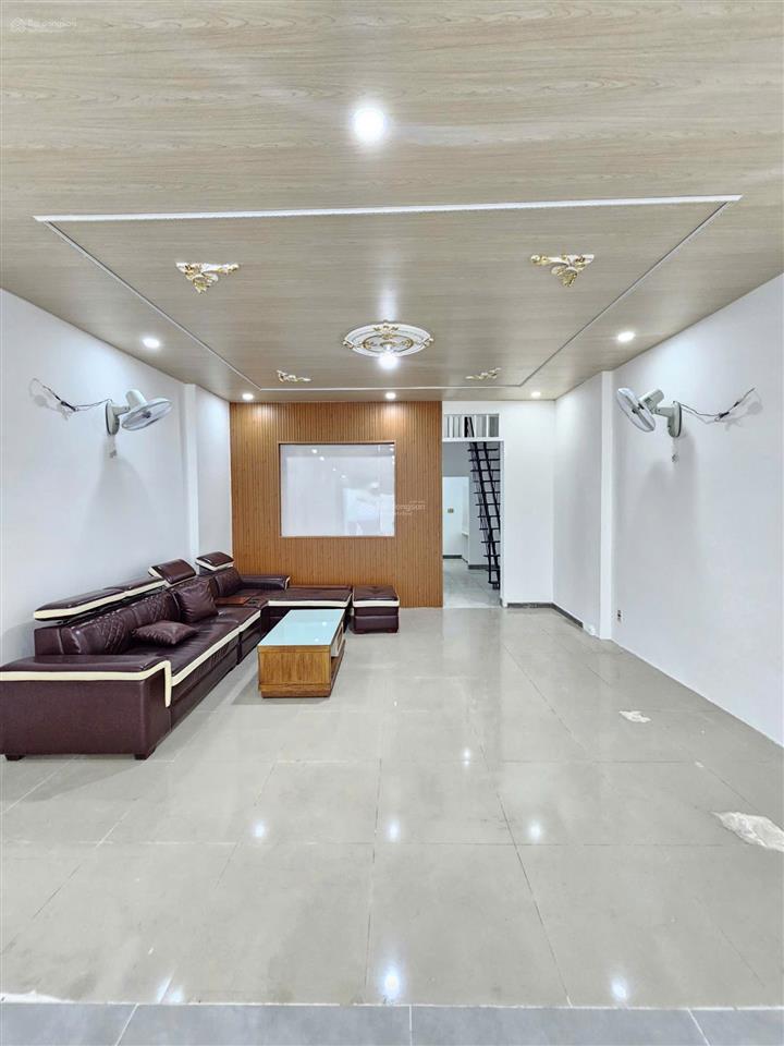 Bán nhà cấp 4 gác lửng sau bigc dĩ an, ngang 5x19,8m, sân ô tô 7 chỗ