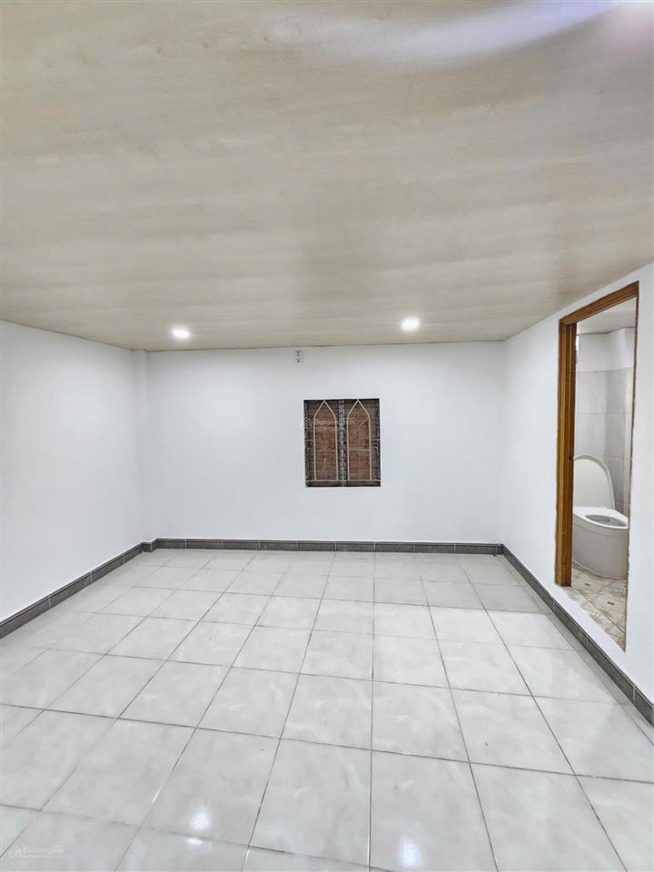 Bán nhà cấp 4 gác lửng sau bigc dĩ an, ngang 5x19,8m, sân ô tô 7 chỗ