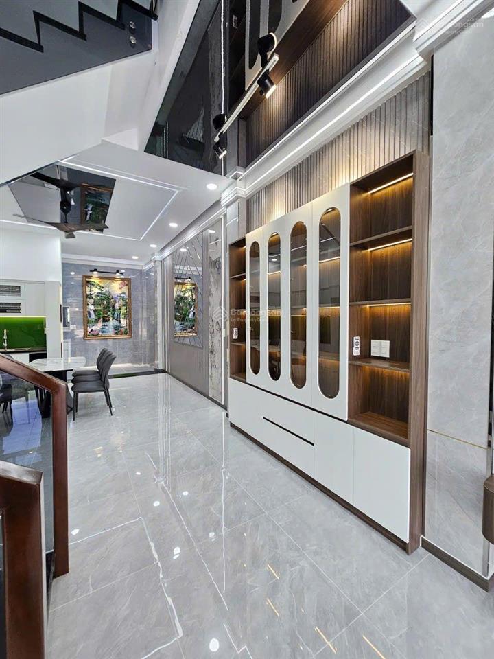 Bán nhà 1 trệt 2 lầu full nội thất hoàn công kdc gần ngã 6 an phú