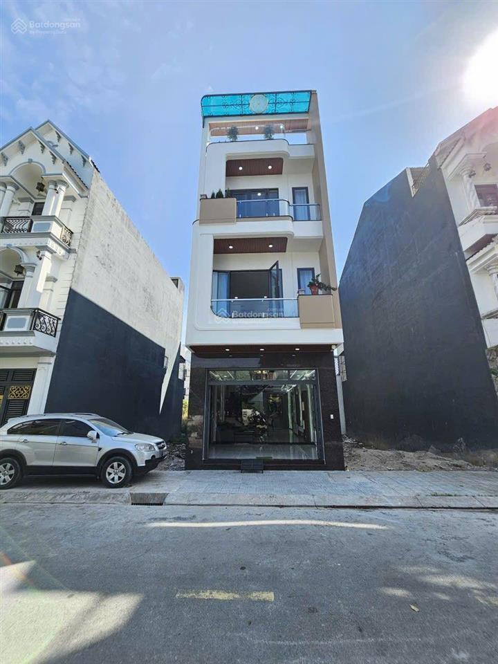 Bán nhà 1 trệt 2 lầu full nội thất hoàn công kdc gần ngã 6 an phú