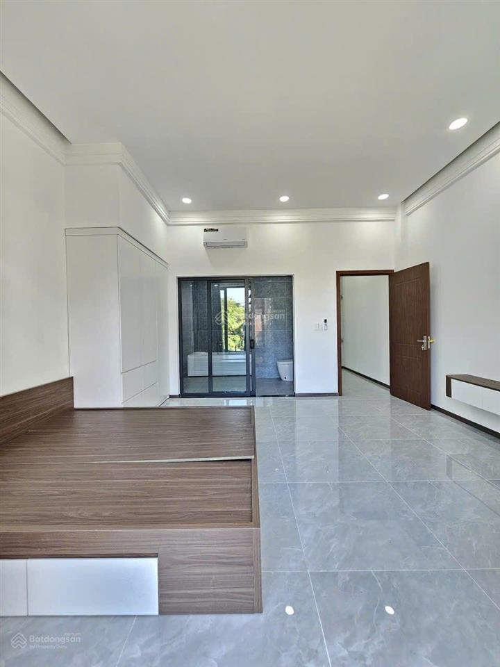 Bán nhà 1 trệt 2 lầu full nội thất hoàn công kdc gần ngã 6 an phú
