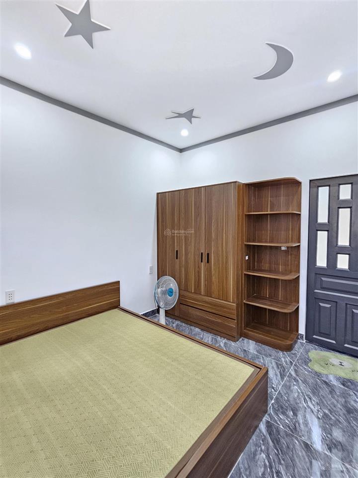 Bán nhà 1 trệt 1 lầu, full nội thất, sân ô tô, hoàn công, có pn dưới, chỉ 4ty350 tl