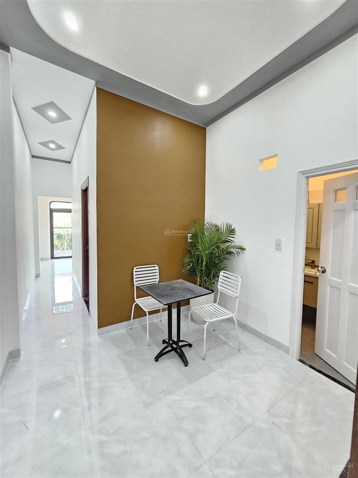 Bán nhà 1 trệt 1 lầu, full nội thất, sân ô tô, hoàn công, có pn dưới, chỉ 4ty350 tl