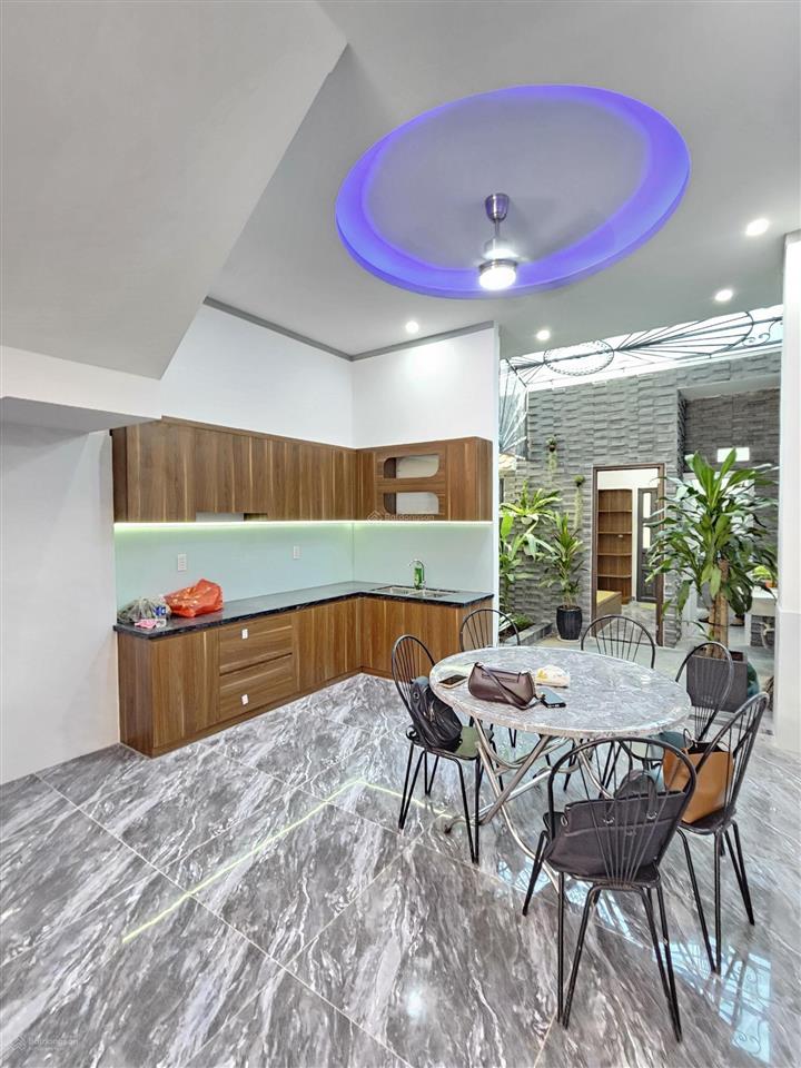 Bán nhà 1 trệt 1 lầu, full nội thất, sân ô tô, hoàn công, có pn dưới, chỉ 4ty350 tl