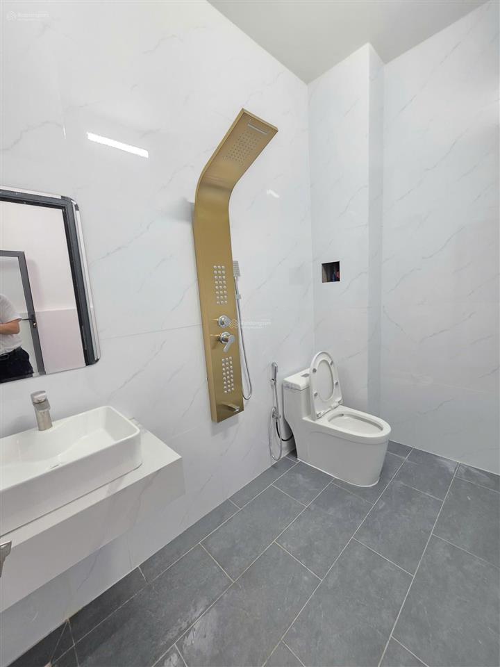 Bán nhà 1 trệt 1 lầu giá rẻ, chỉ 2tỷ990 tl mạnh, đường ô tô, hoàn công