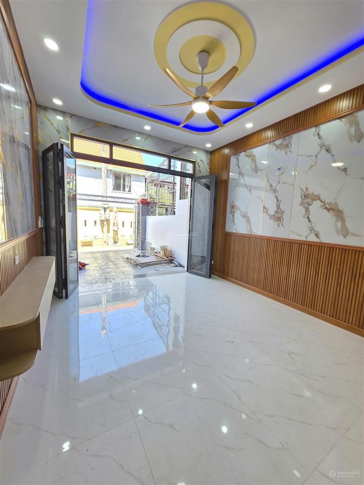 Nhà xây mới, 1 trệt 1 lầu, sân ô tô, pn dưới, gần làng đại học, hoàn công 4ty6 tl