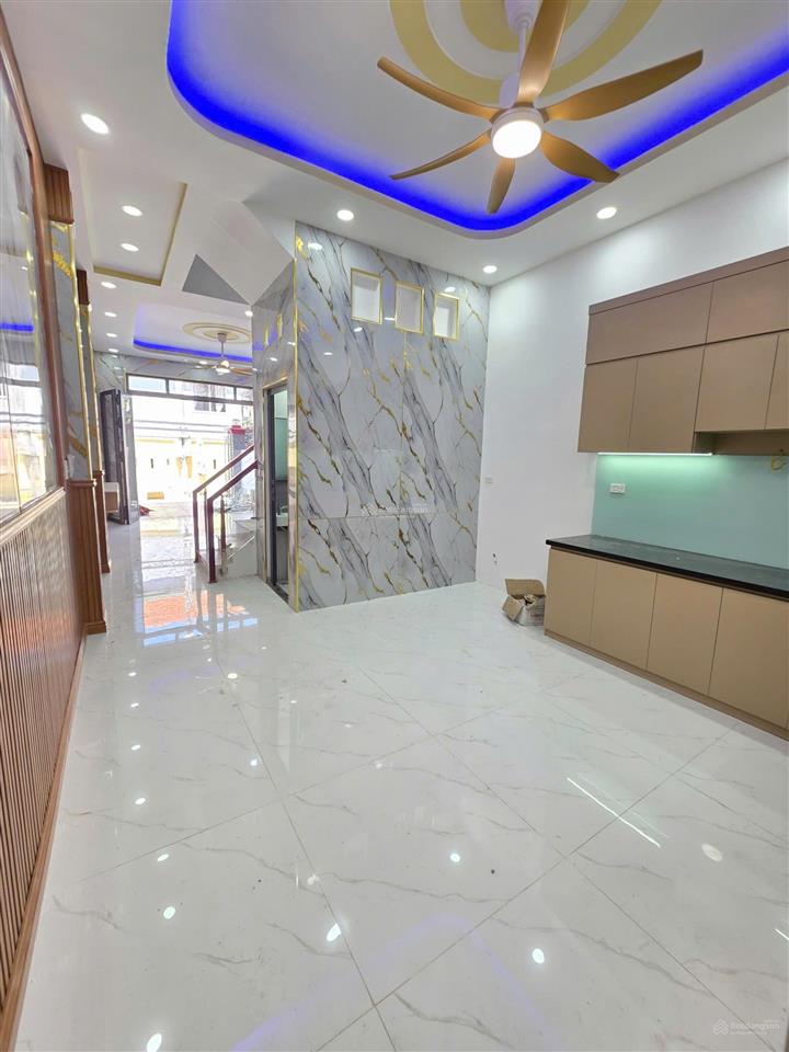 Nhà xây mới, 1 trệt 1 lầu, sân ô tô, pn dưới, gần làng đại học, hoàn công 4ty6 tl
