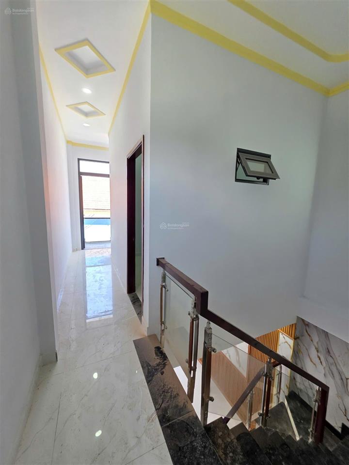 Nhà xây mới, 1 trệt 1 lầu, sân ô tô, pn dưới, gần làng đại học, hoàn công 4ty6 tl