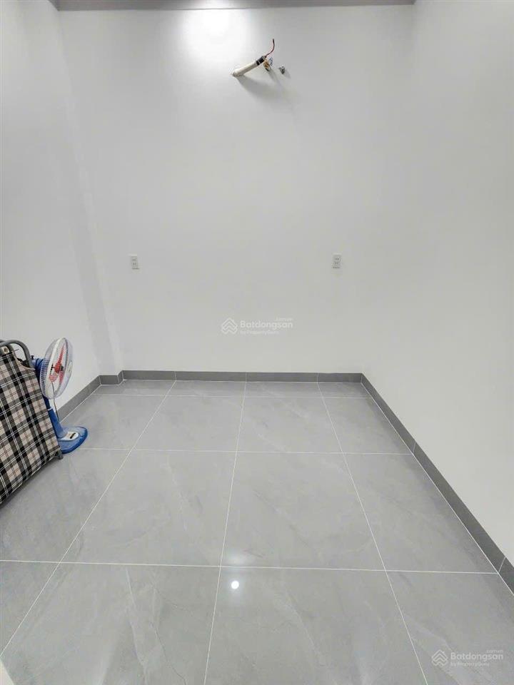 Bán nhà 1 trệt 1 lầu gần ngã ba tân vạn, chỉ 2ty850 tl, gần làng đại học