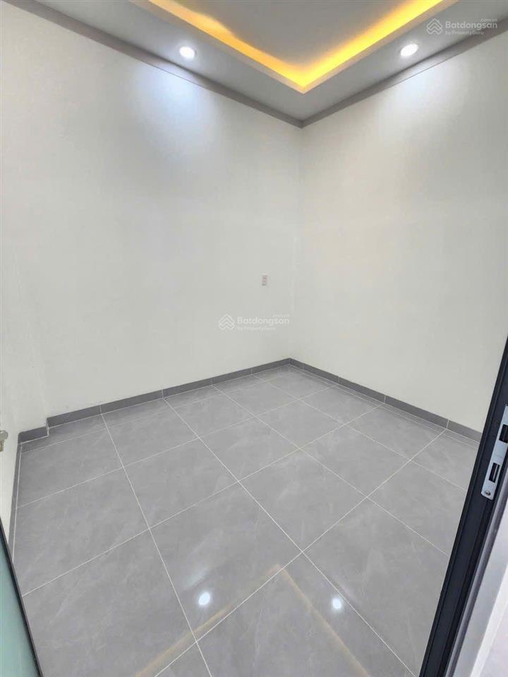Bán nhà 1 trệt 1 lầu gần ngã ba tân vạn, chỉ 2ty850 tl, gần làng đại học