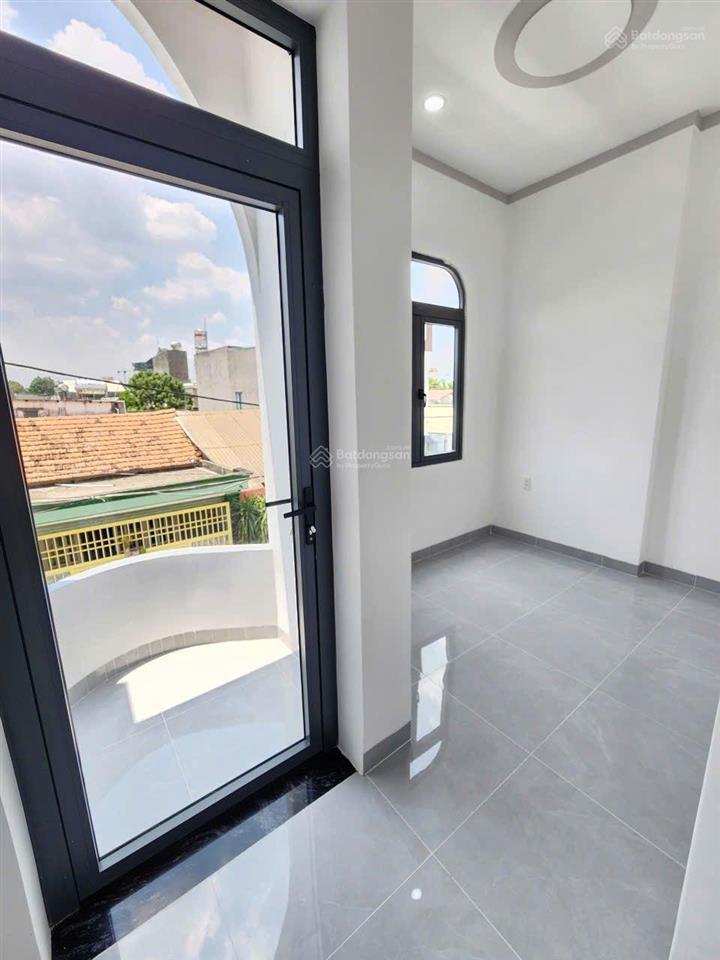 Bán nhà 1 trệt 1 lầu gần ngã ba tân vạn, chỉ 2ty850 tl, gần làng đại học