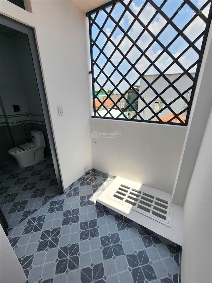 Bán nhà 1 trệt 1 lầu gần ngã ba tân vạn, chỉ 2ty850 tl, gần làng đại học