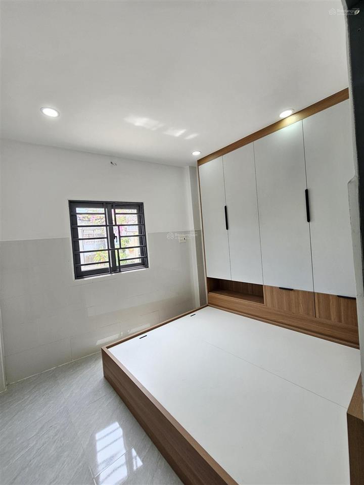 Bán nhà 1 trệt 1 lầu gần vòng xoay cầu hang, full nội thất, có pn dưới