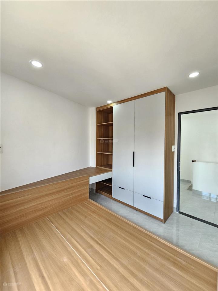 Bán nhà 1 trệt 1 lầu gần vòng xoay cầu hang, full nội thất, có pn dưới