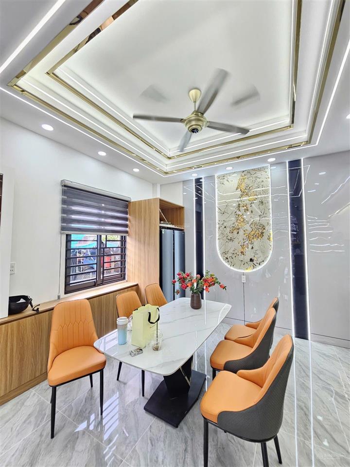 Bán nhà góc 2mt, gần chợ đầu mối thủ đức, 4 tấm, full nội thất, hoàn công