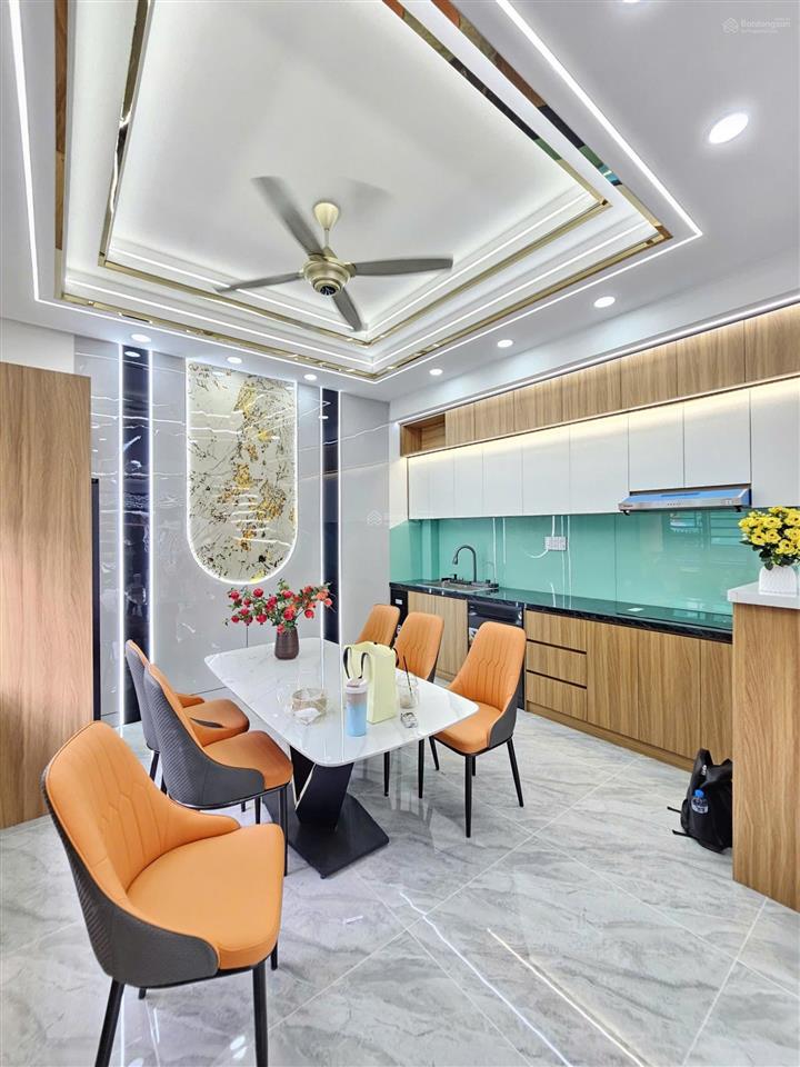 Bán nhà góc 2mt, gần chợ đầu mối thủ đức, 4 tấm, full nội thất, hoàn công
