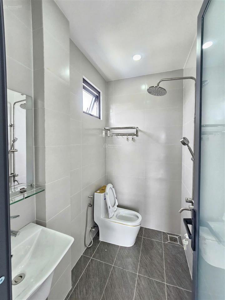 Bán nhà góc 2mt, gần chợ đầu mối thủ đức, 4 tấm, full nội thất, hoàn công