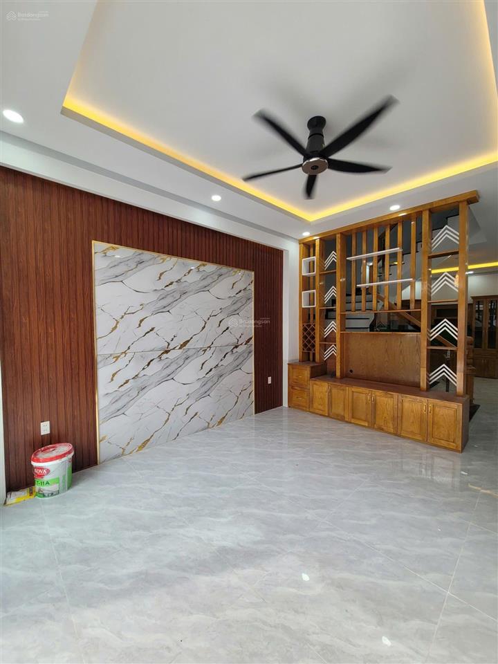 Bán nhà sau lưng sân vận động đông hòa dĩ an, 1 trệt 2 lầu chỉ 5tỷ6 tl