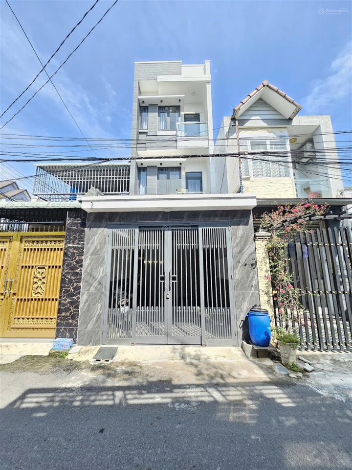 Bán nhà sau lưng sân vận động đông hòa dĩ an, 1 trệt 2 lầu chỉ 5tỷ6 tl