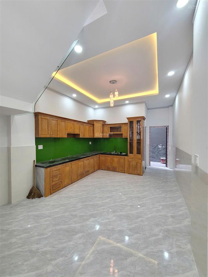 Bán nhà sau lưng sân vận động đông hòa dĩ an, 1 trệt 2 lầu chỉ 5tỷ6 tl