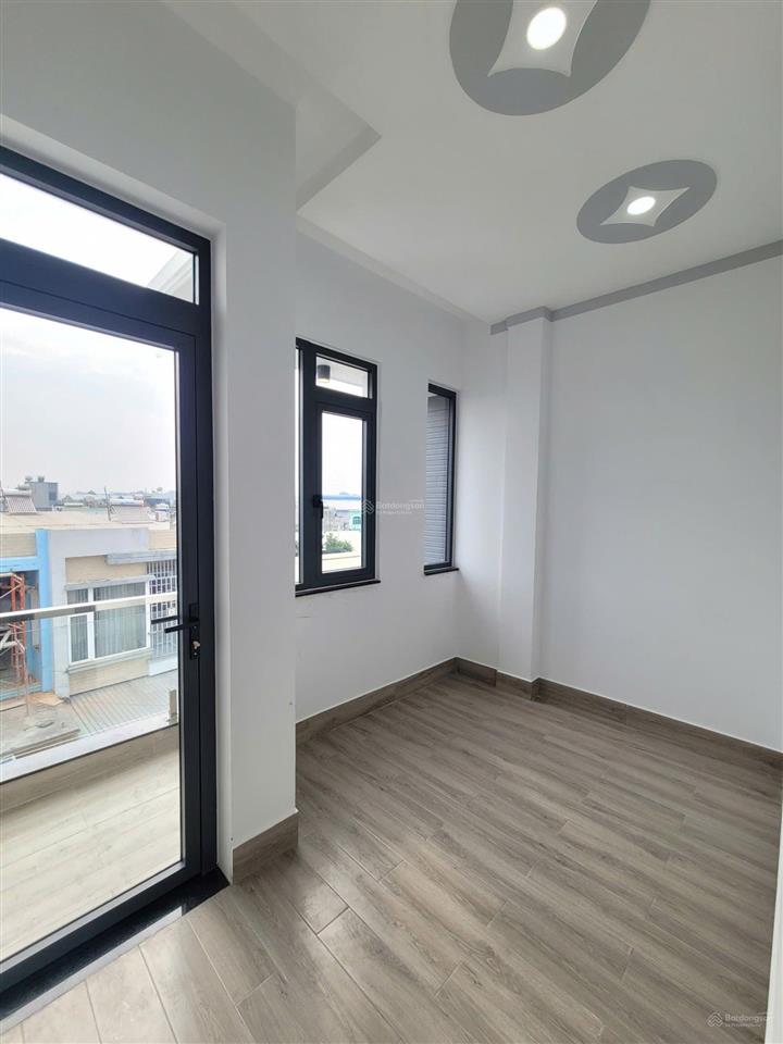 Bán nhà sau lưng sân vận động đông hòa dĩ an, 1 trệt 2 lầu chỉ 5tỷ6 tl
