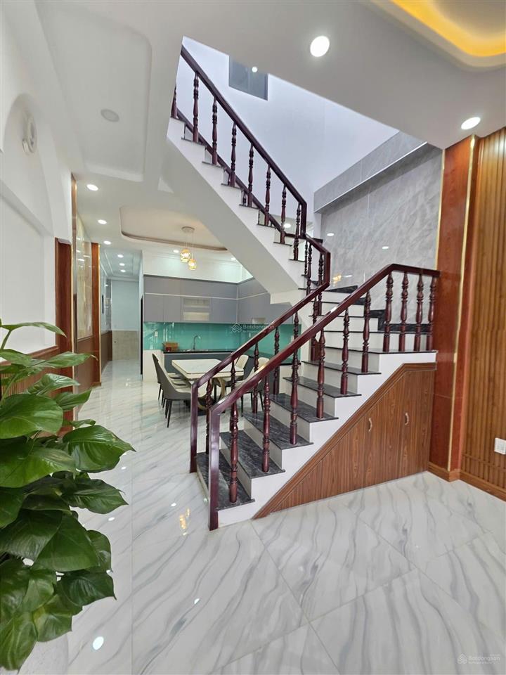 Bán nhà 1 trệt 1 lầu sát làng đại học chỉ 4 tỷ 100 triệu tl