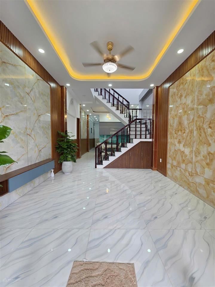 Bán nhà 1 trệt 1 lầu sát làng đại học chỉ 4 tỷ 100 triệu tl