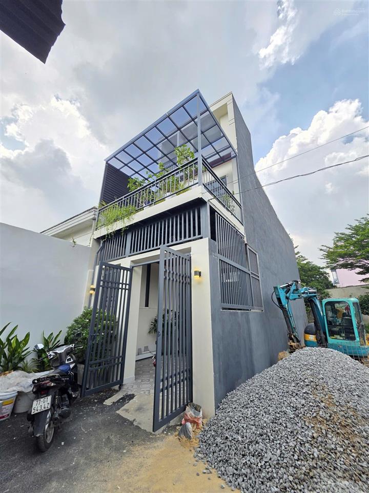 Bán nhà 1 trệt 1 lầu sát làng đại học chỉ 4 tỷ 100 triệu tl