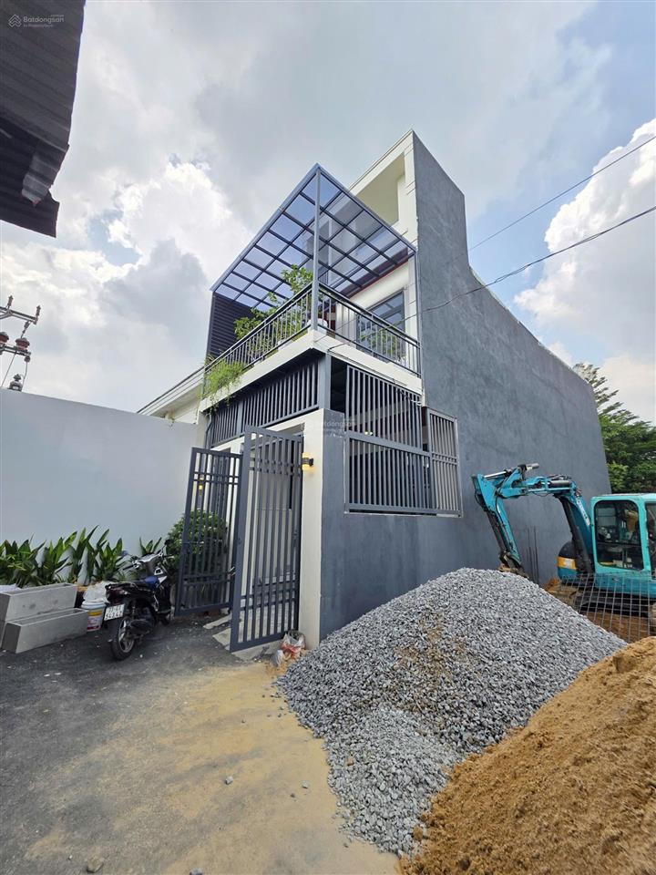 Bán nhà 1 trệt 1 lầu sát làng đại học chỉ 4 tỷ 100 triệu tl
