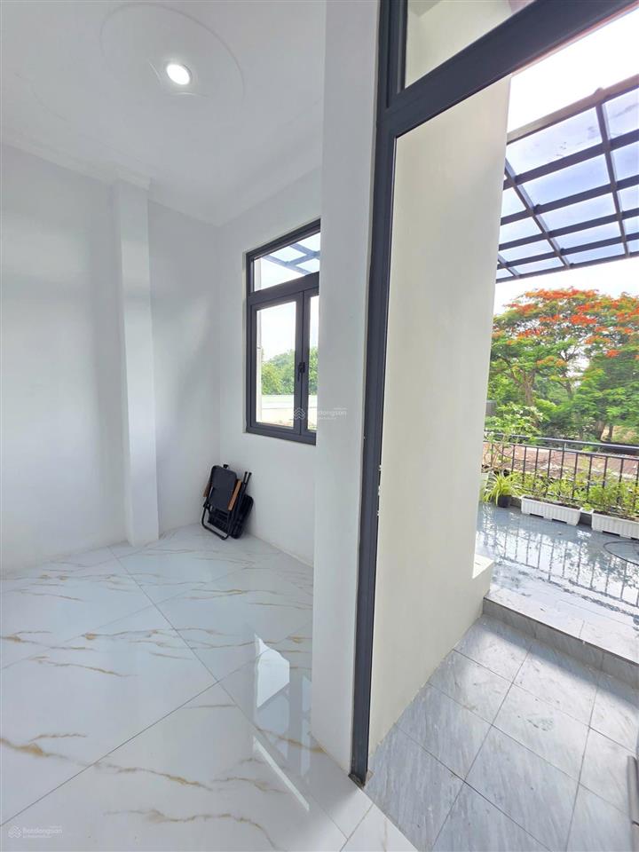 Bán nhà 1 trệt 1 lầu sát làng đại học chỉ 4 tỷ 100 triệu tl