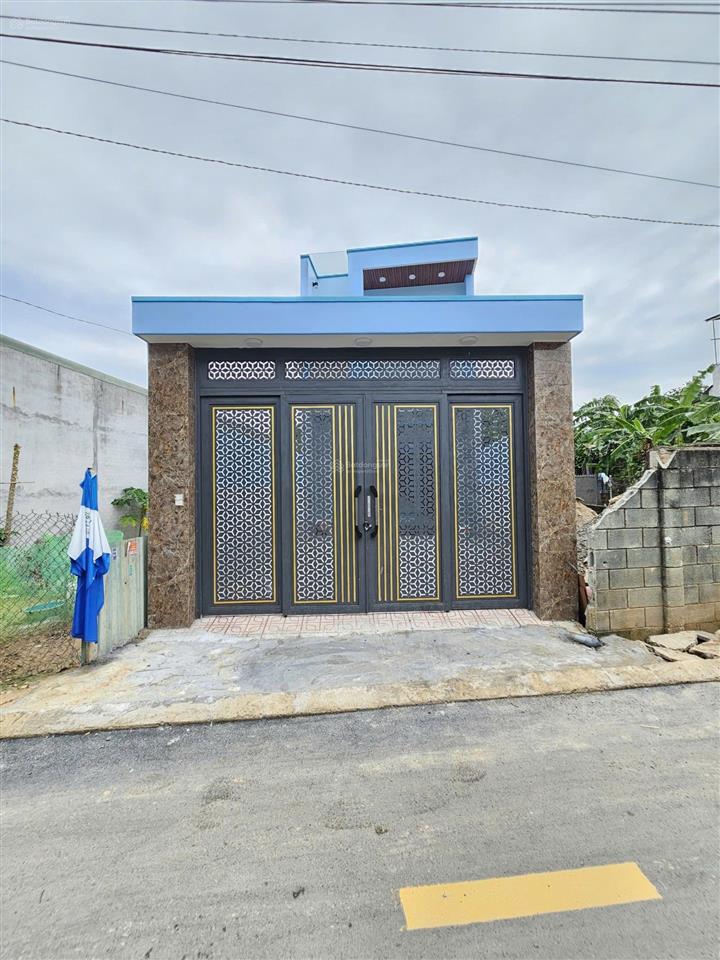 Bán nhà 1 trệt 1 lầu sau bigc dĩ an sân ô tô, pn dưới chỉ 5,5 tỷ quá rẻ
