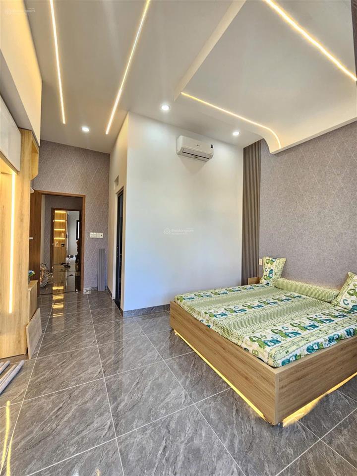 Bán nhà kdc gần vòng xoay an phú, 1 trệt 2 lầu, full nội thất chỉ 4 tỷ 700 triệu đồng