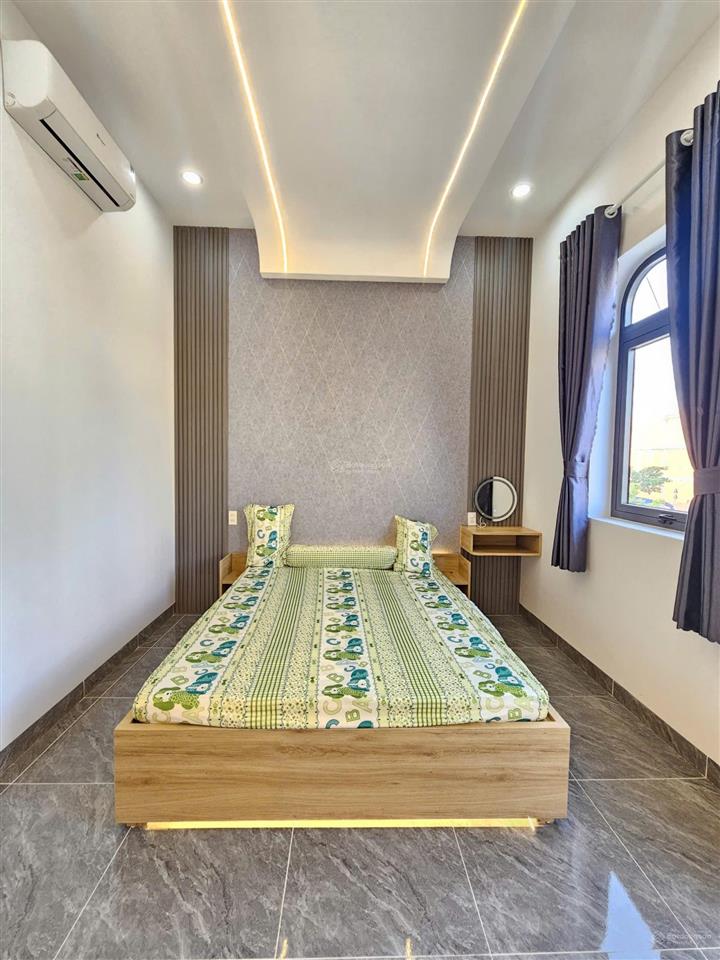 Bán nhà kdc gần vòng xoay an phú, 1 trệt 2 lầu, full nội thất chỉ 4 tỷ 700 triệu đồng