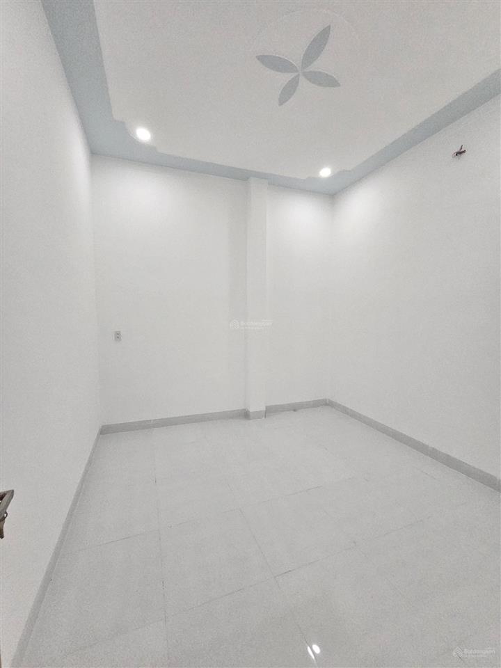 Bán nhà hoàn công sân ô tô, pn dưới, gần chợ hóa an, chỉ 3 tỷ 6 tl