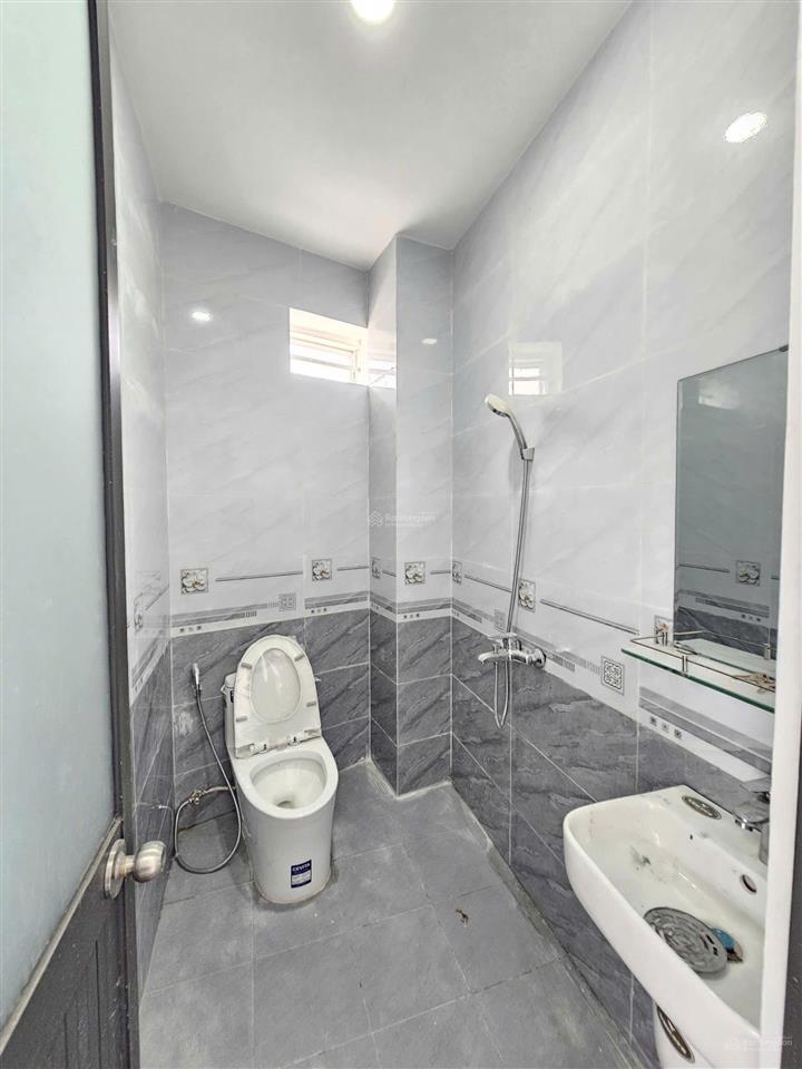 Bán nhà 1 trệt 1 lầu, gần cầu đồng nai chỉ 2 tỷ 3 tl quá rẻ