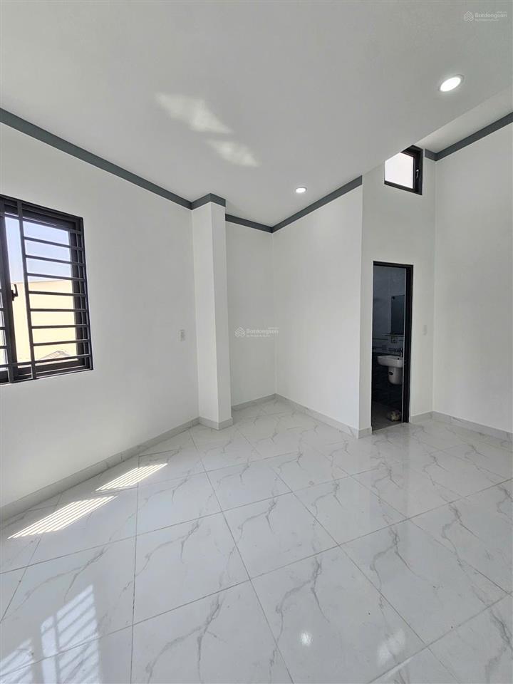 Bán nhà 1 trệt 1 lầu, gần cầu đồng nai chỉ 2 tỷ 3 tl quá rẻ