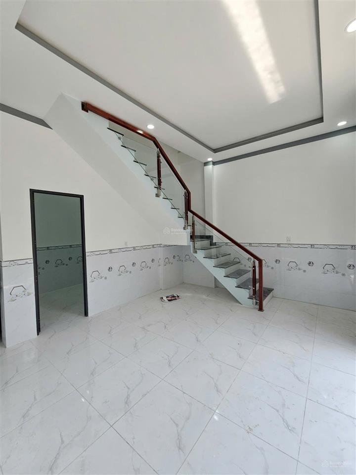Bán nhà 1 trệt 1 lầu, gần cầu đồng nai chỉ 2 tỷ 3 tl quá rẻ