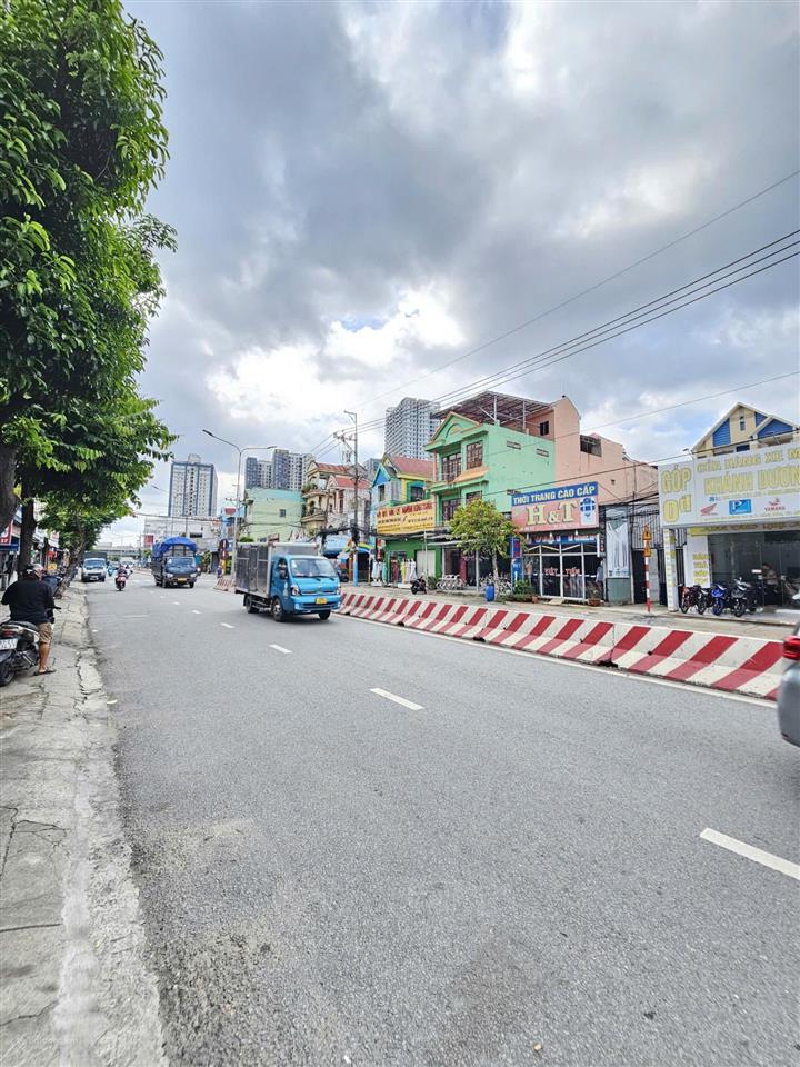 Bán dãy trọ 1 trệt 2 lầu mt đt743, sát vincom550 kinh doanh sầm uất ngang 7x30m