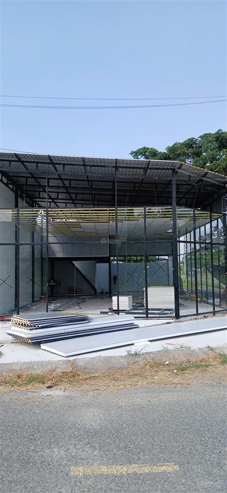 Nhà mới xây căn góc 2mt đường lớn 20m, tiện kd mọi ngành nghề, gần 4 tháp căn hộ cao cấp novaland